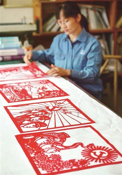 中医小药王李牟慕容8岁辨识千种药，为何这么牛？